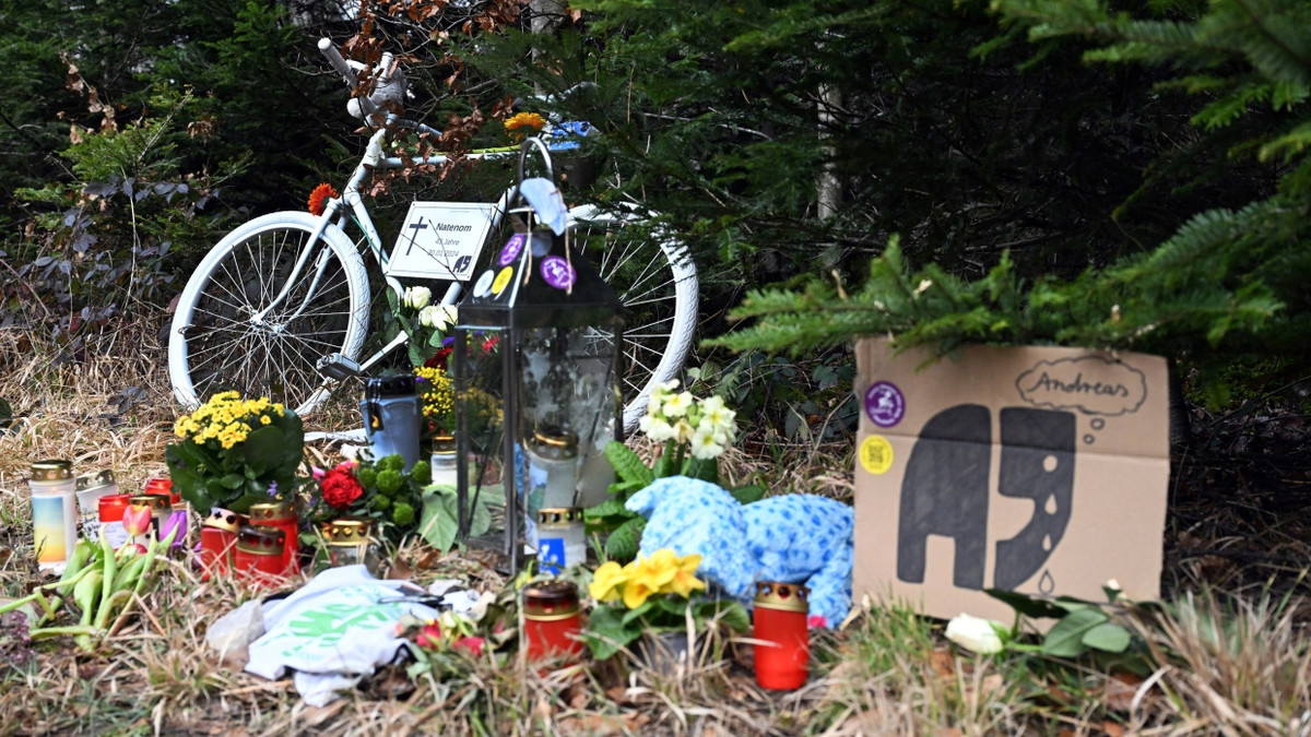 Nach dem Unfall wurde am Unglücksort ein sogenanntes Ghostbike aufgestellt. - dpa