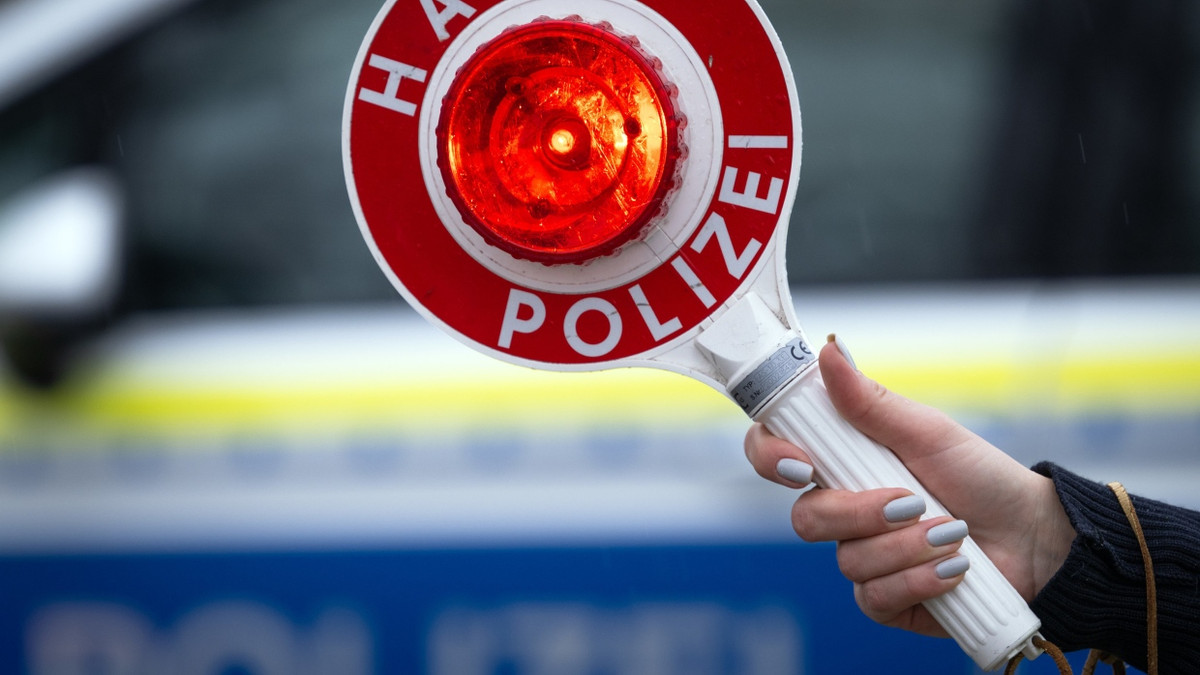 Die Beamten hatten den 33-Jährigen am Dienstagabend angehalten. - dpa