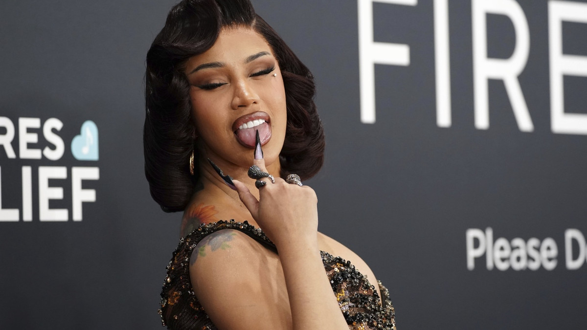 Neues von dem Promis: Neues von dem Promis: Rap-Superstar Cardi B bringt viertes Kind zur Welt Neues von dem Promis: Neues von dem Promis: Rap-Superstar Cardi B bringt viertes Kind zur Welt