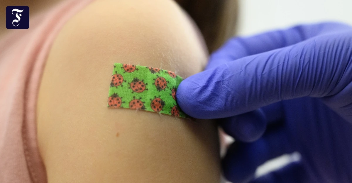 Neue STIKO-Empfehlung: Warum Teenager sich jetzt impfen lassen sollen