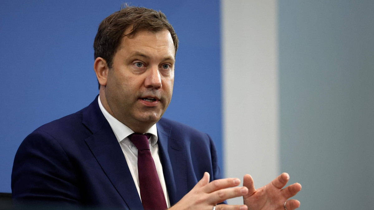 Liveblog Bundespolitik: Klingbeil: Wollen andere Position beim Verbrenner-Aus
