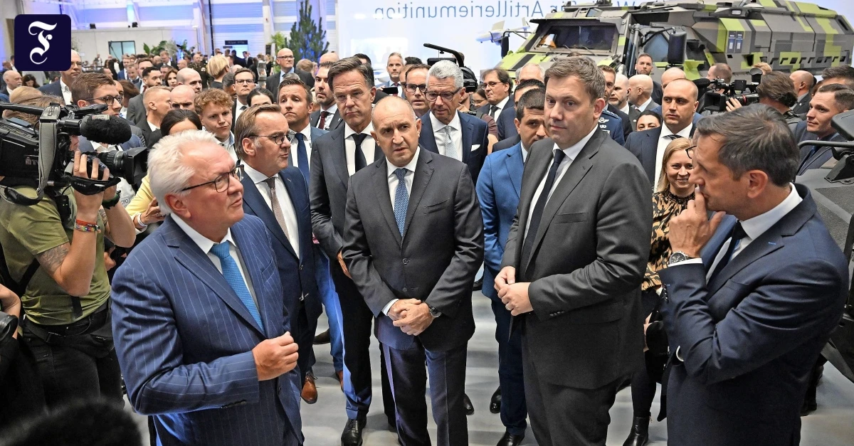 Neue Rheinmetall-Fabriken: Ein Waffendeal, an dem im Fußballstadion gefeilt wurde