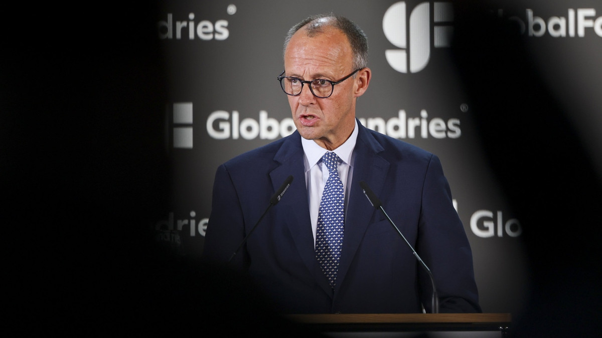 Bundeskanzler Friedrich Merz (CDU) besucht den Chiphersteller Globalfoundries in Dresden. - dpa