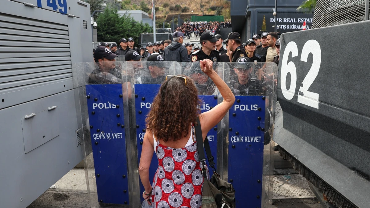 Repressionen gegen Opposition: Proteste in Istanbul eskalieren