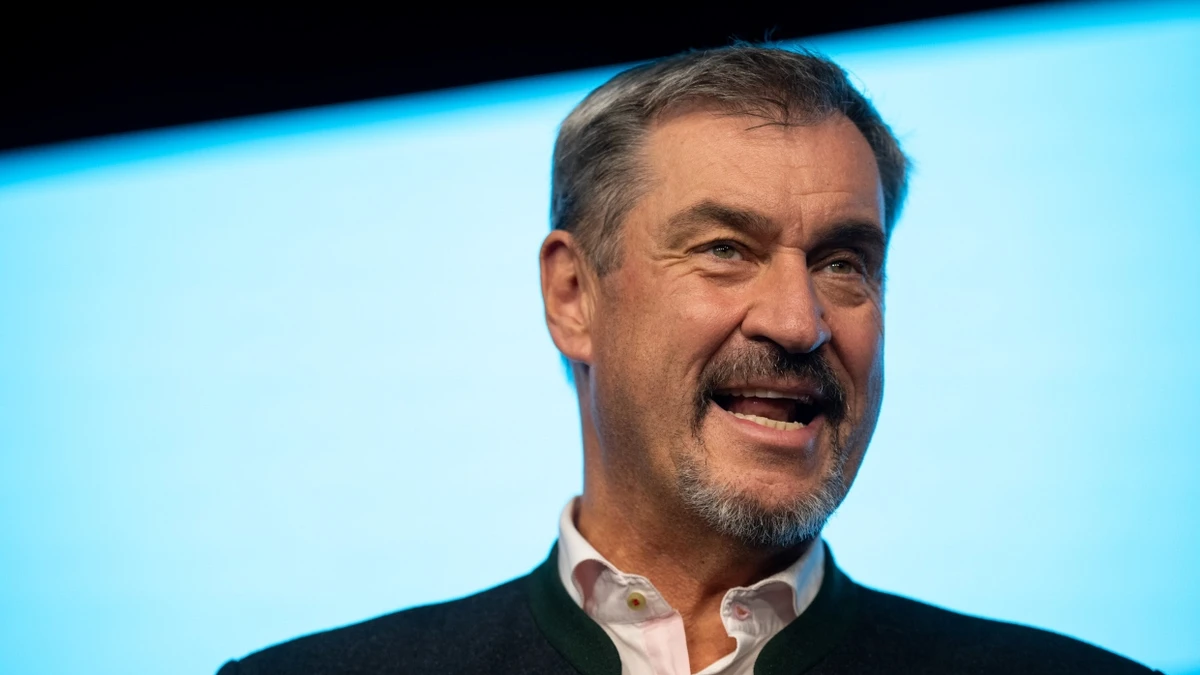 Markus Söder (CSU), Ministerpräsident von Bayern, spricht bei einem gemeinsamen Auftritt mit dem nordrhein-westfälischen Ministerpräsidenten Hendrik Wüst (CDU) in Bocholt. - dpa