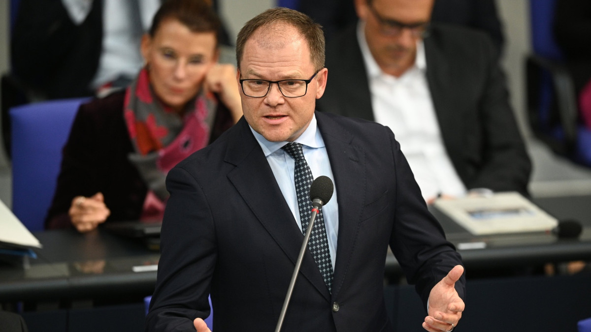 Der Bundesminister für Umwelt, Carsten Schneider (SPD), wird für Deutschland am Treffen der Umweltminister der Europäischen Union teilnehmen. - dpa