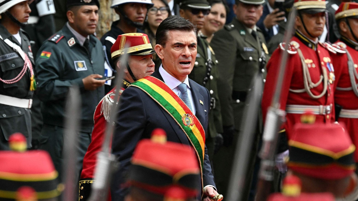 Politische Wende: Christdemokrat Paz als neuer Präsident Boliviens vereidigt Politische Wende: Christdemokrat Paz als neuer Präsident Boliviens vereidigt