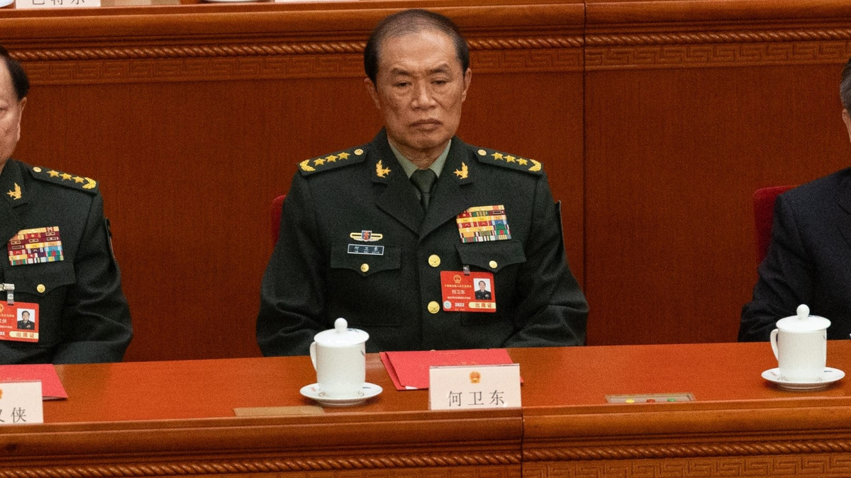 He Weidong im März in Peking - EPA