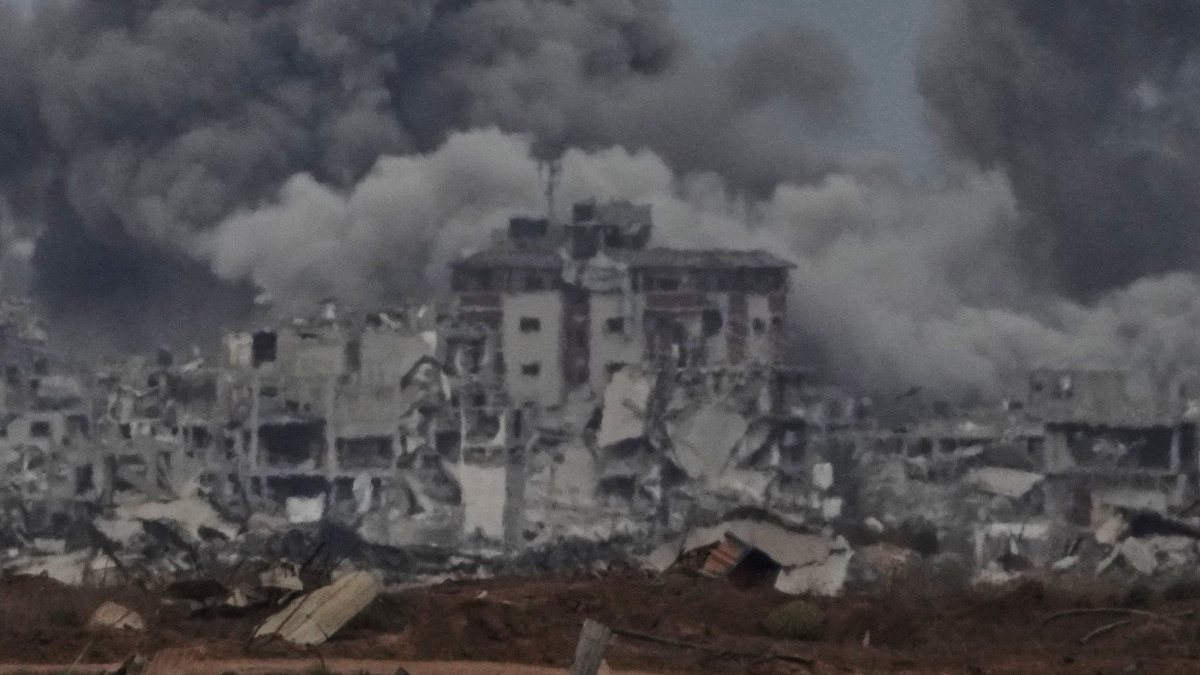 Nachwirkungen eines israelischen Luftschlags in Gaza - dpa