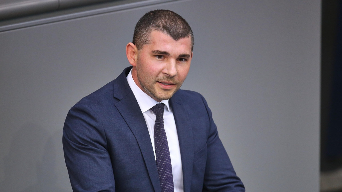 Liveblog Bundespolitik: Büros von AfD-Abgeordneten durchsucht Liveblog Bundespolitik: Büros von AfD-Abgeordneten durchsucht