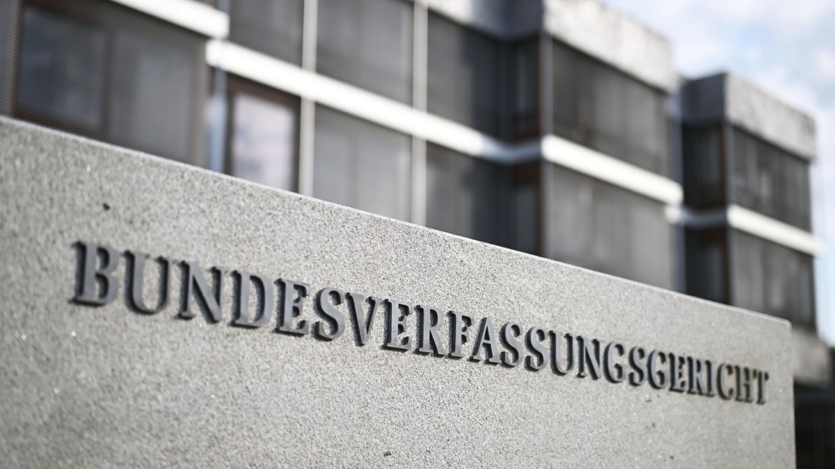 Erfolgreiche Beschwerde: Karlsruhe: Triage-Regelungen mit Grundgesetz unvereinbar und nichtig Erfolgreiche Beschwerde: Karlsruhe: Triage-Regelungen mit Grundgesetz unvereinbar und nichtig