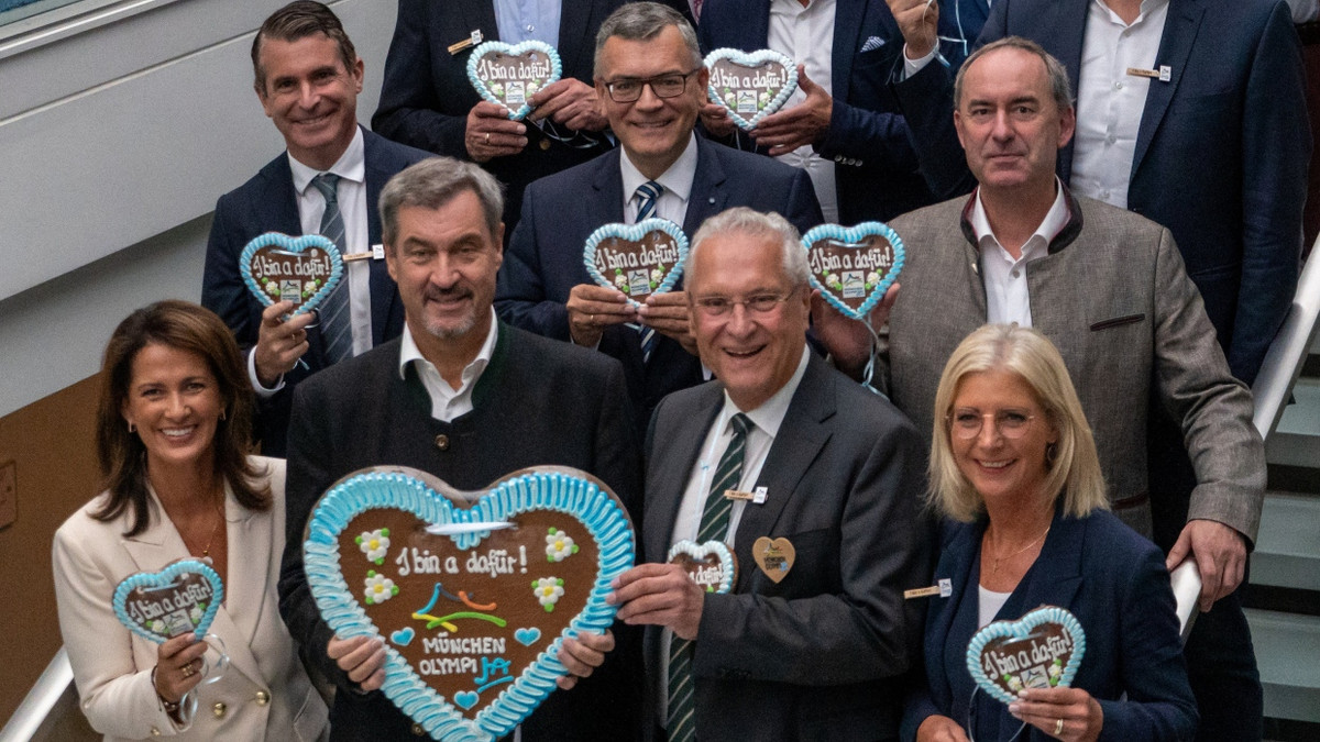Das bayerische Kabinett wirbt für München, in der ersten Reihe: Markus Söder. - dpa