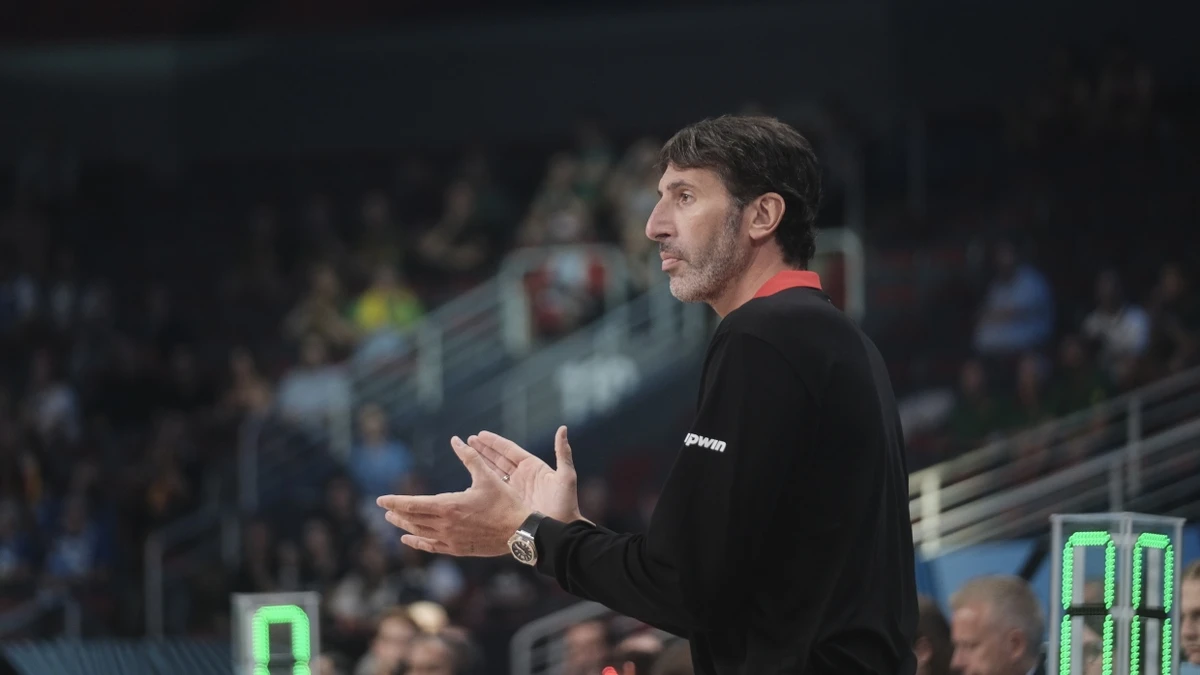 Zurück an der Seitenlinie: Bundestrainer Alex Mumbru - EPA