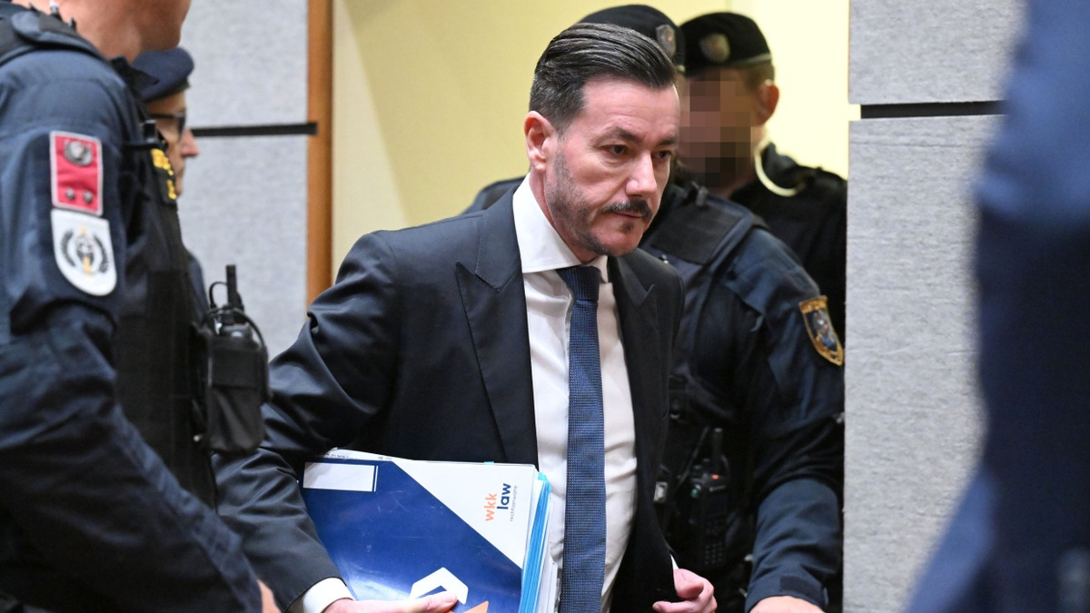 René Benko am Mittwoch vor Beginn des zweiten Verhandlungstages am Landgericht Innsbruck - dpa