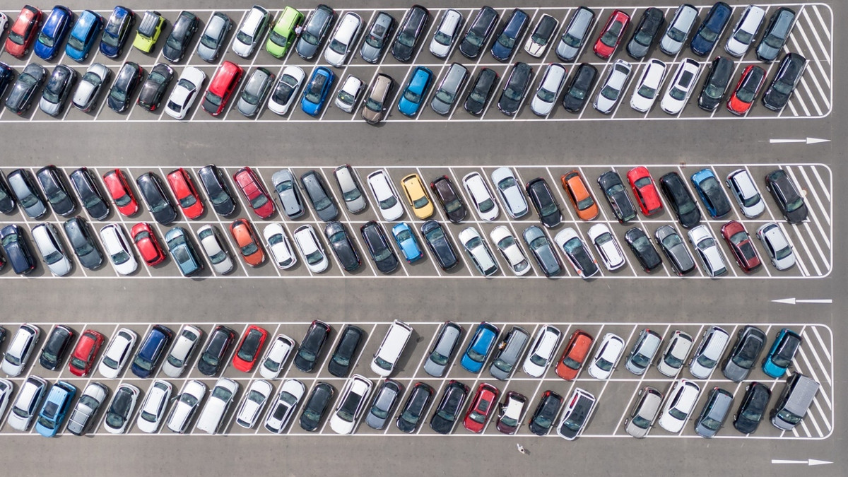 Steigende Beiträge: Wie kann ich bei der Kfz-Versicherung Geld sparen? Steigende Beiträge: Wie kann ich bei der Kfz-Versicherung Geld sparen?