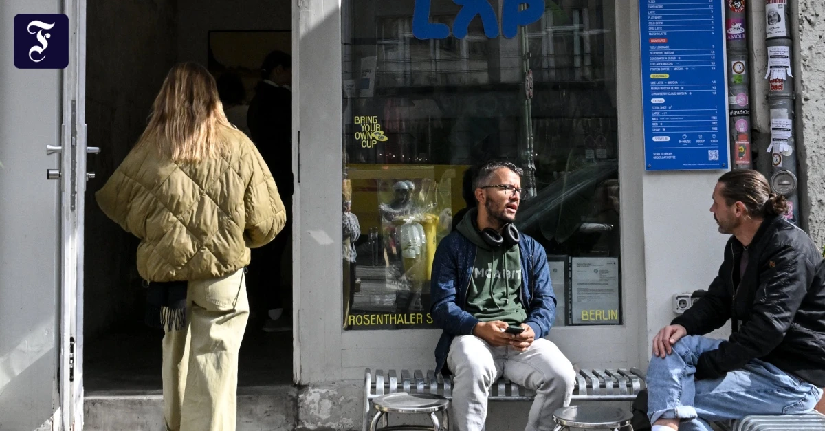 Krawall gegen Cafe-Kette: Läppischer Latte-Marxismus