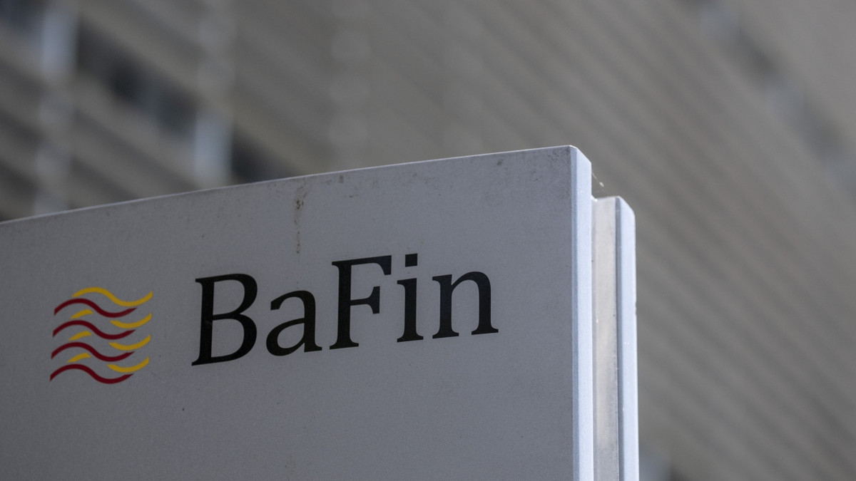 Bafin hebt Schwelle an: Manager müssen Aktiengeschäfte erst ab 50.000 Euro melden Bafin hebt Schwelle an: Manager müssen Aktiengeschäfte erst ab 50.000 Euro melden