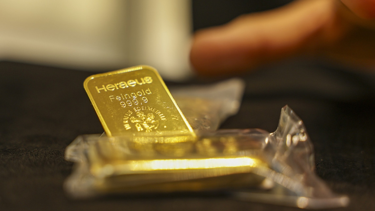 Immer wertvoller: Goldbarren in einem Edelmetallgeschäft in Essen - EPA
