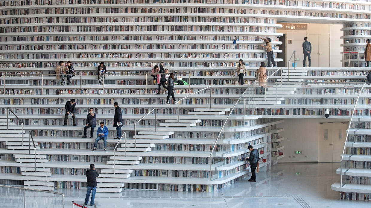 Selbst wer alle Bücher der Tianjin Binhai Library gelesen hat, weiß deshalb noch nichts vom „öffentlichen Gebrauch der Vernunft“ (Kant).