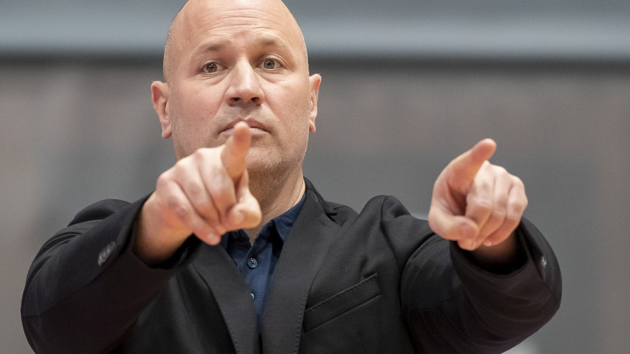 Denis Wucherer bleibt Basketball-Trainer der Frankfurt Skyliners