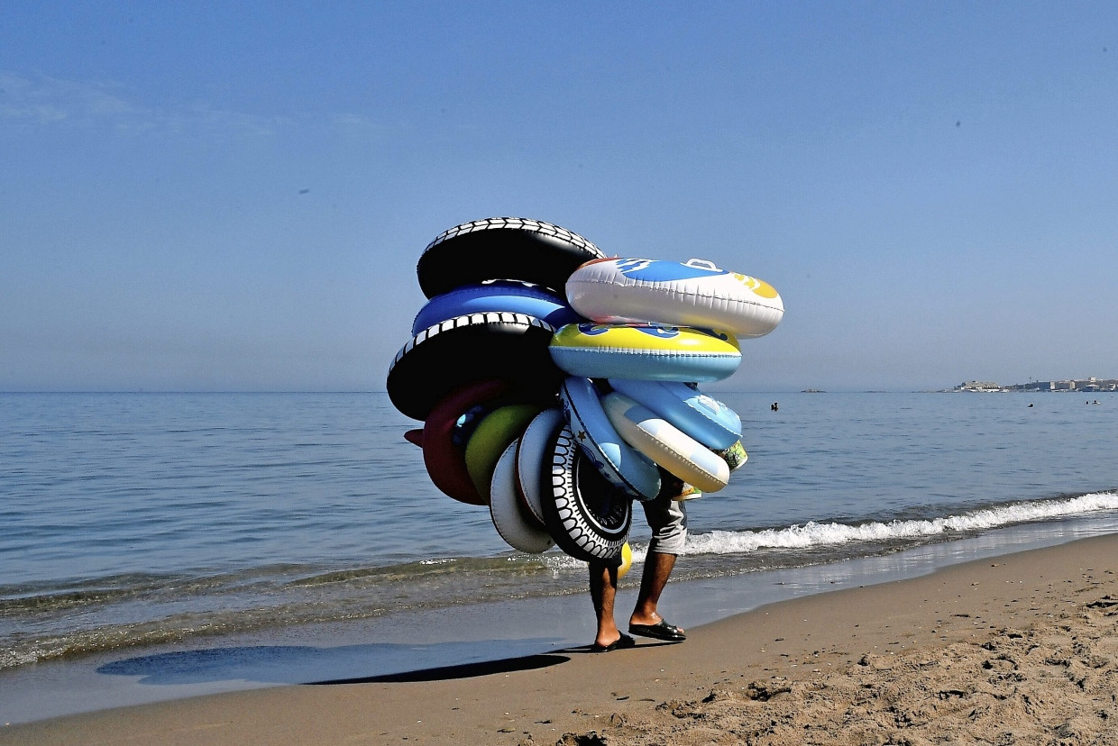 Am Strand von Algier im Juli 2025