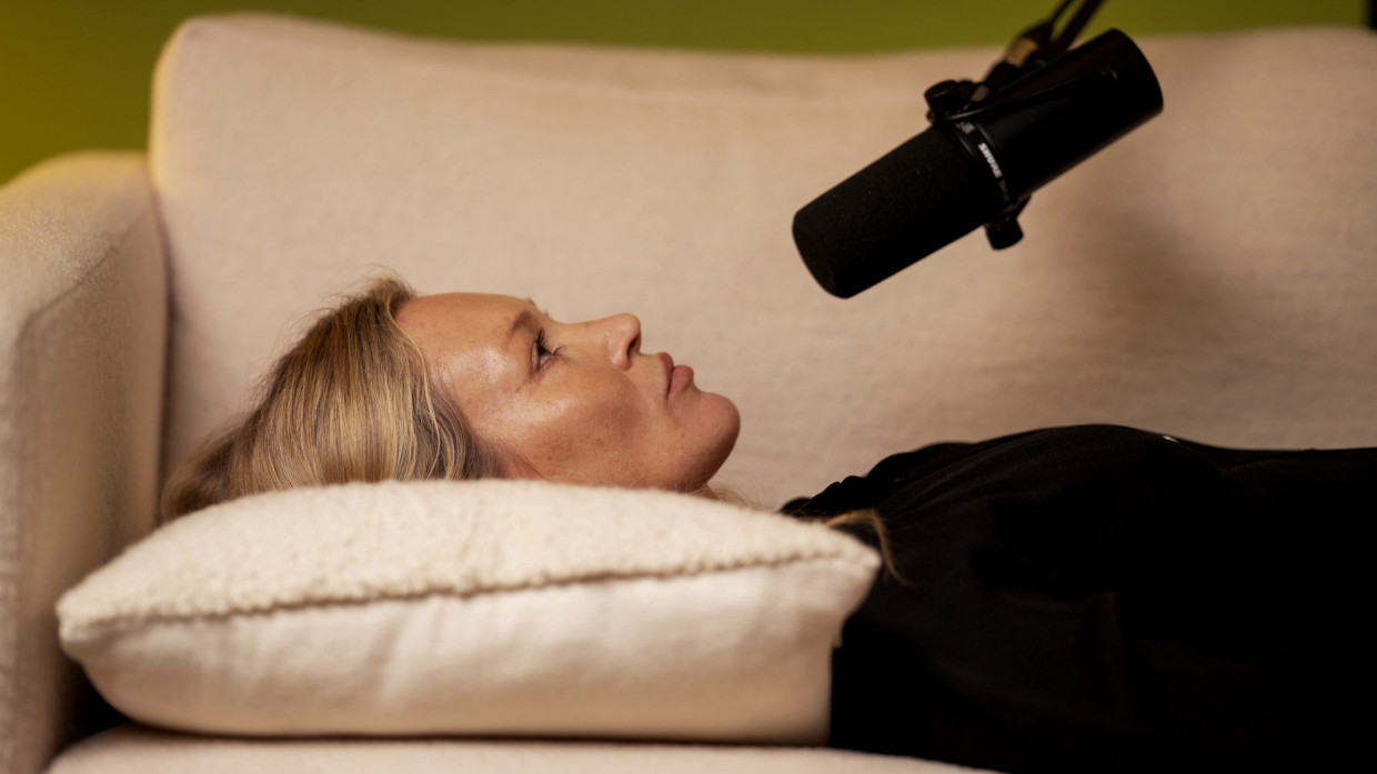 Auch Kate Moss lag bei Bella Freud auf der Couch.