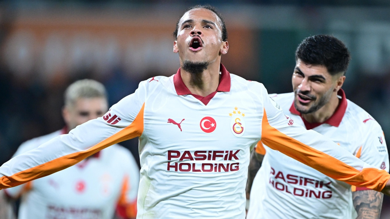 Die Tore zwei und drei für Galatasaray Istanbul: Leroy Sané trifft im Stadtderby.