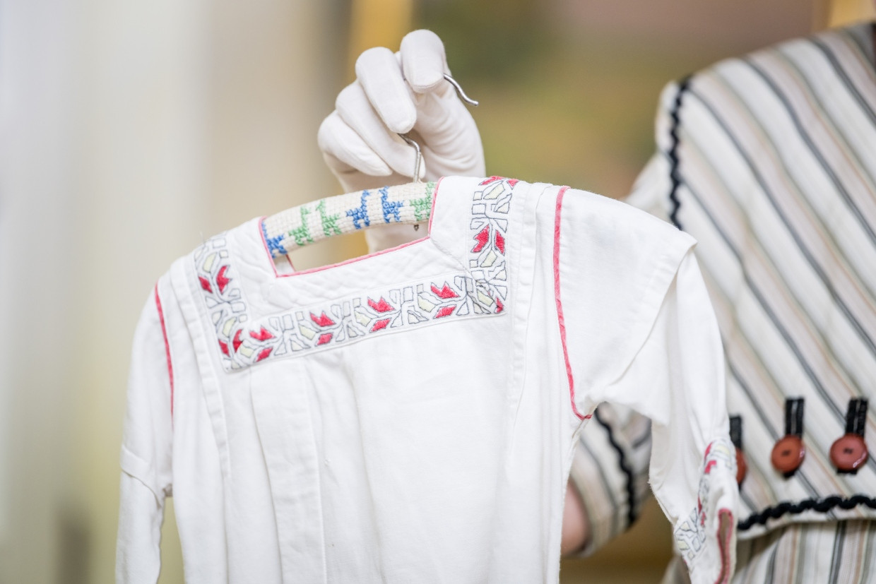 Zierrat: Ein Alltagskittel für kleine Jungen
