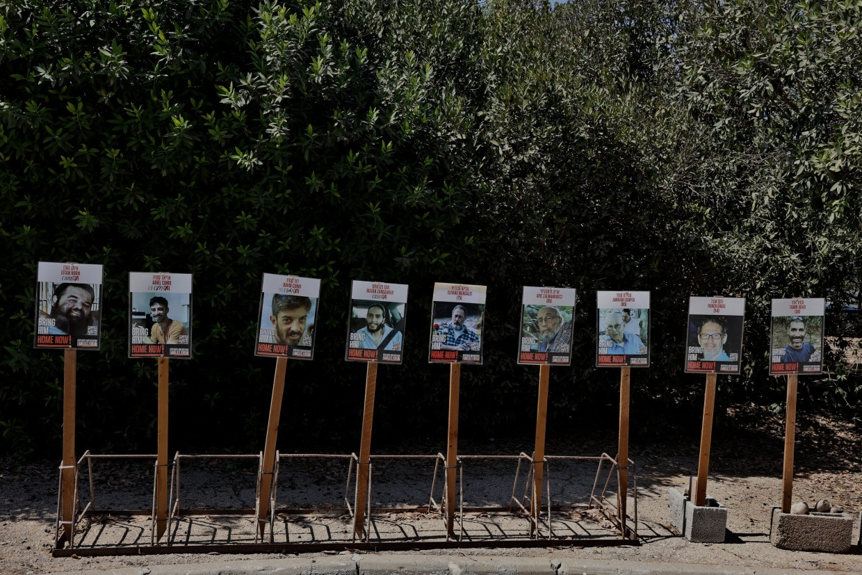Sie werden nicht vergessen: Bewohner des Kibbuz, die von der Hamas als Geiseln genommen wurden