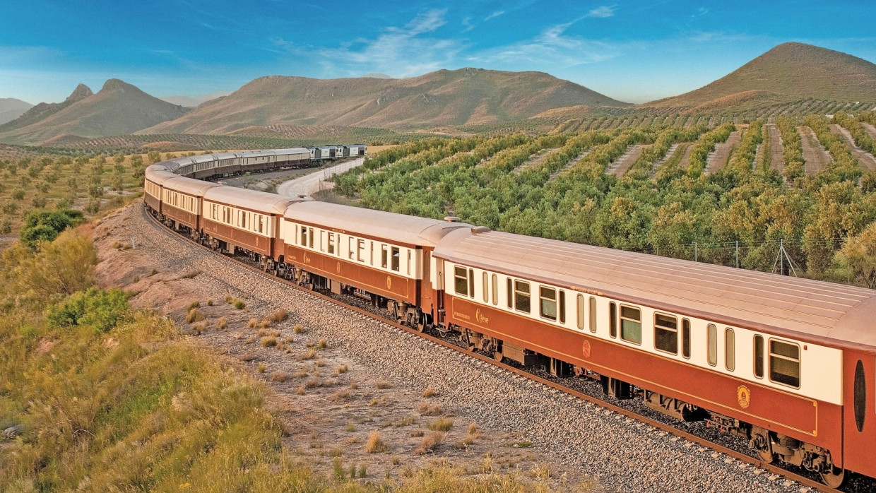 Gemächliche Fahrt durch ein Land voller Wunder: Der Al Ándalus durchquert die Mancha im Herzen Spaniens.
