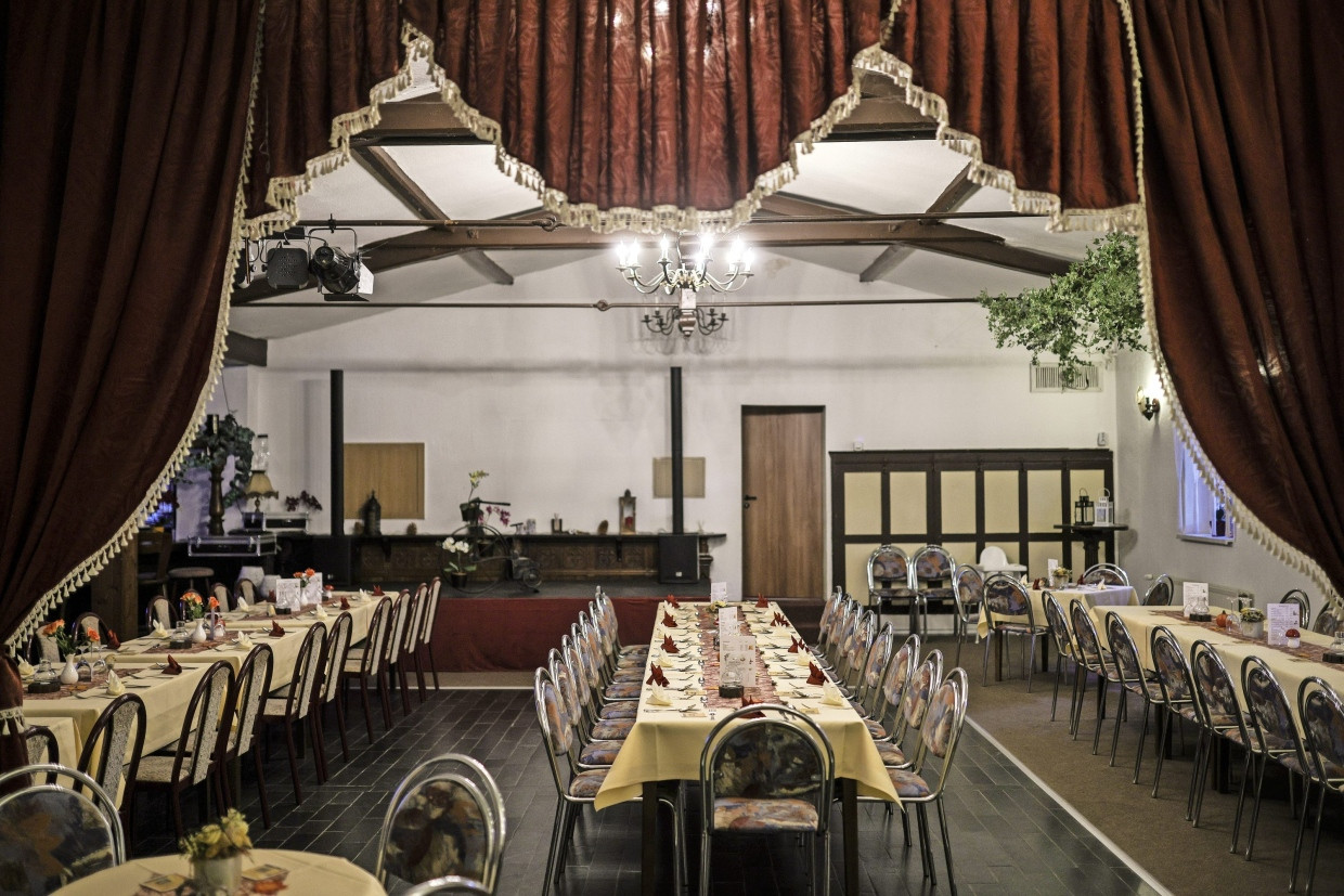 Der große Saal im Gasthaus „Zum Dorfkrug“