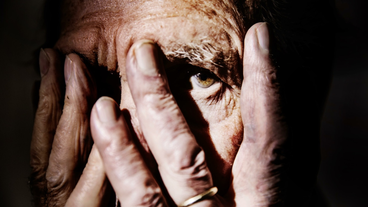 Seinen Beruf hinter sich zu lassen, kann zu Einsamkeit und Scham führen.