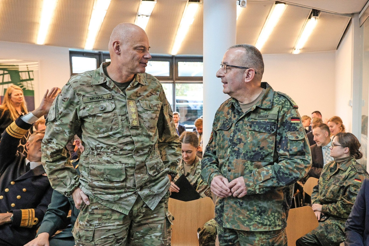 Der dänische „Verteidigungschef“ Michael Hyldgaard und Generalinspekteur Carsten Breuer am 24. Oktober in Berlin