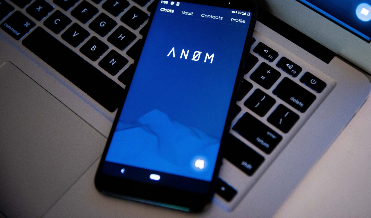 Beschlagnahmt: ein Mobiltelefon mit dem Kryptodienst Anom