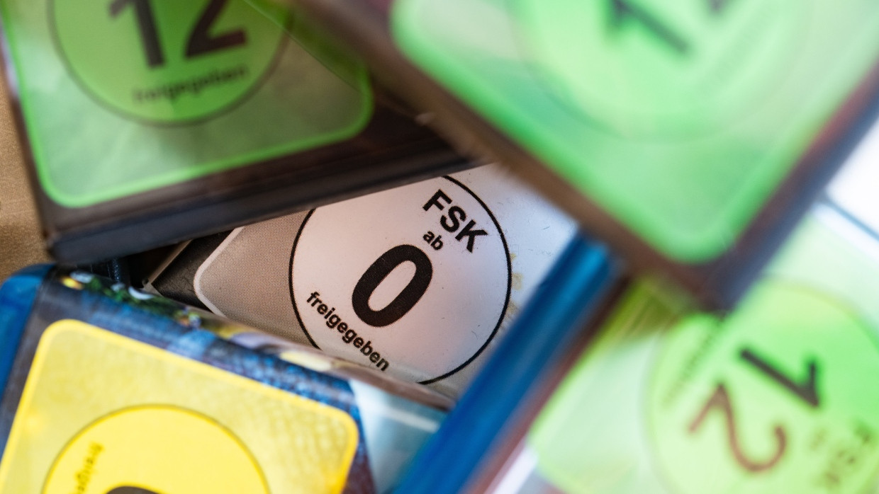 FSK in Kino und Warum Eltern zuerst handeln müssen