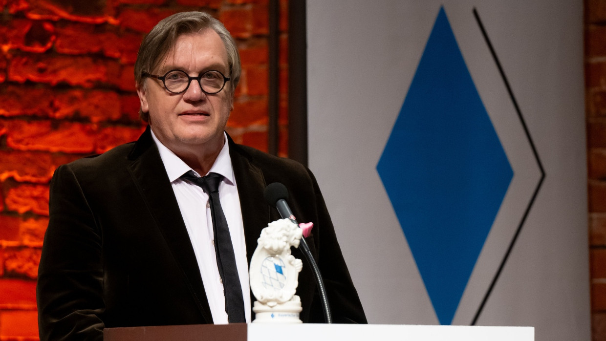 Hape Kerkeling bei seiner Dankesrede in der Münchner Allerheiligen-Hofkirche