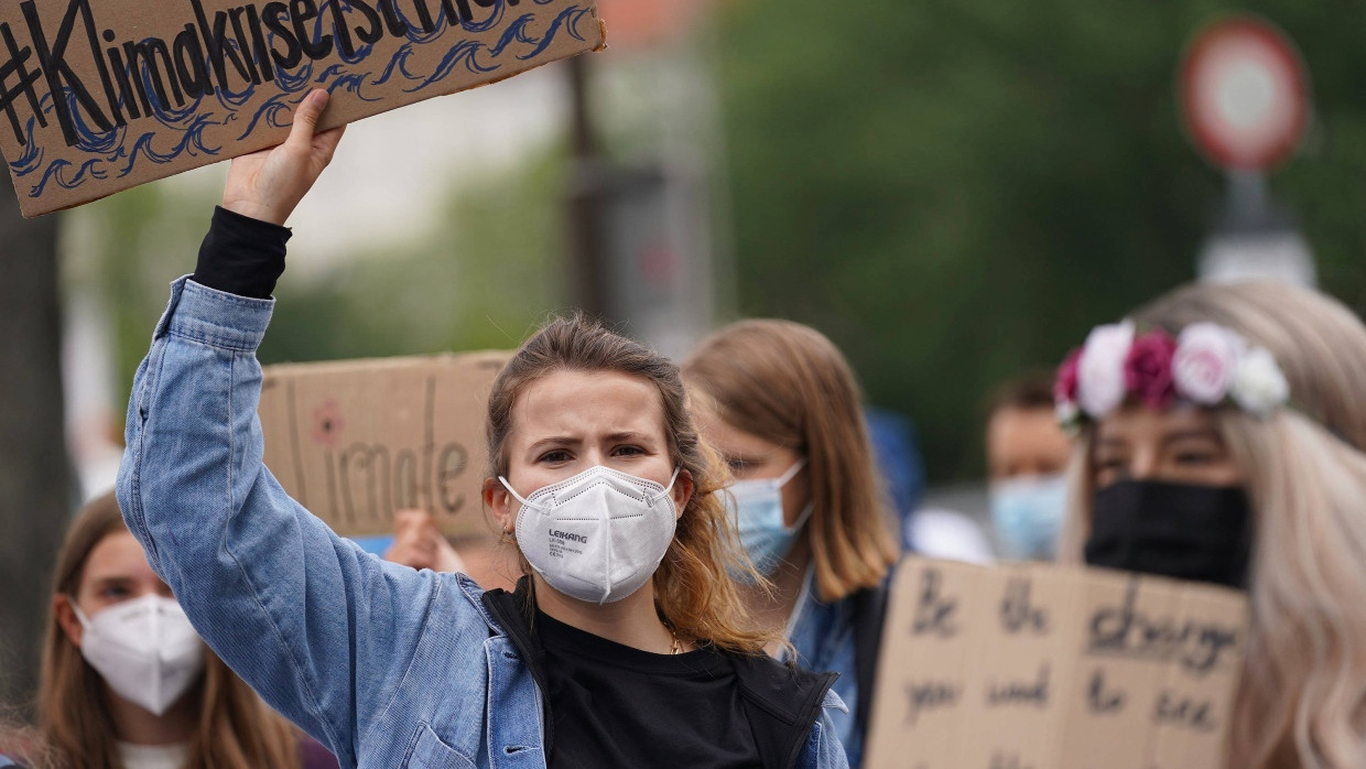 Klima-Aktivistin Luisa Neubauer auf einer Demonstration am Freitag in Hamburg