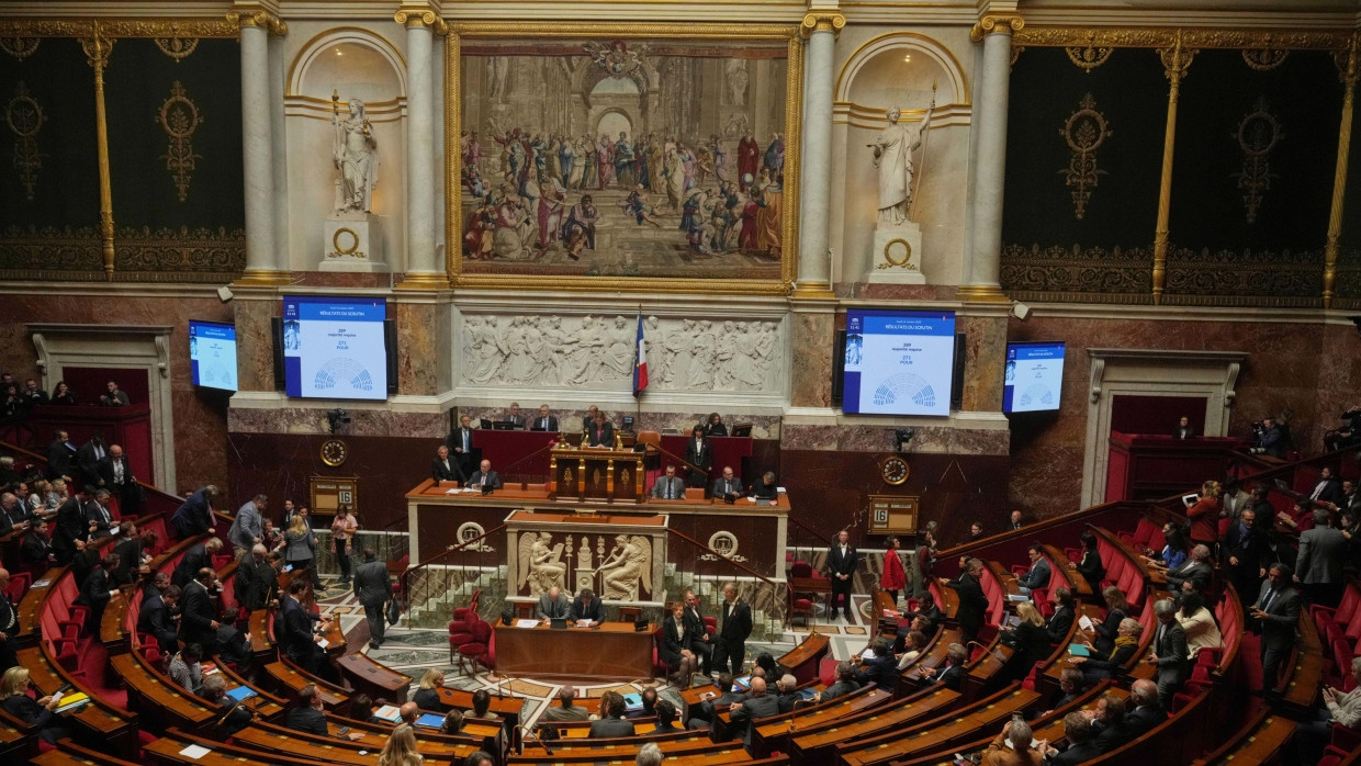 Das erste Misstrauensvotum hat die Regierung Lecornu knapp überstanden.