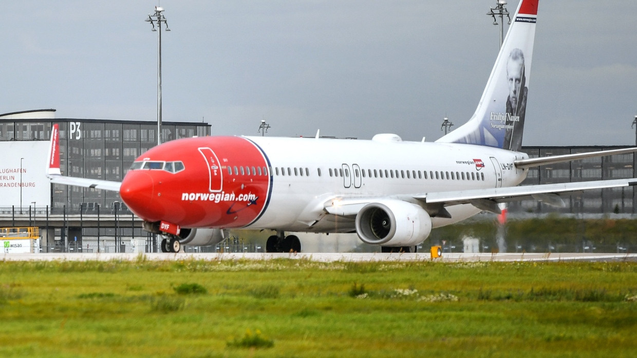 Norwegian-Air-Maschine: Wegen mutmaßlicher Drohnensichtungen in Norwegen sind Medienberichten zufolge mehrere Flüge umgeleitet worden. (Archivbild)
