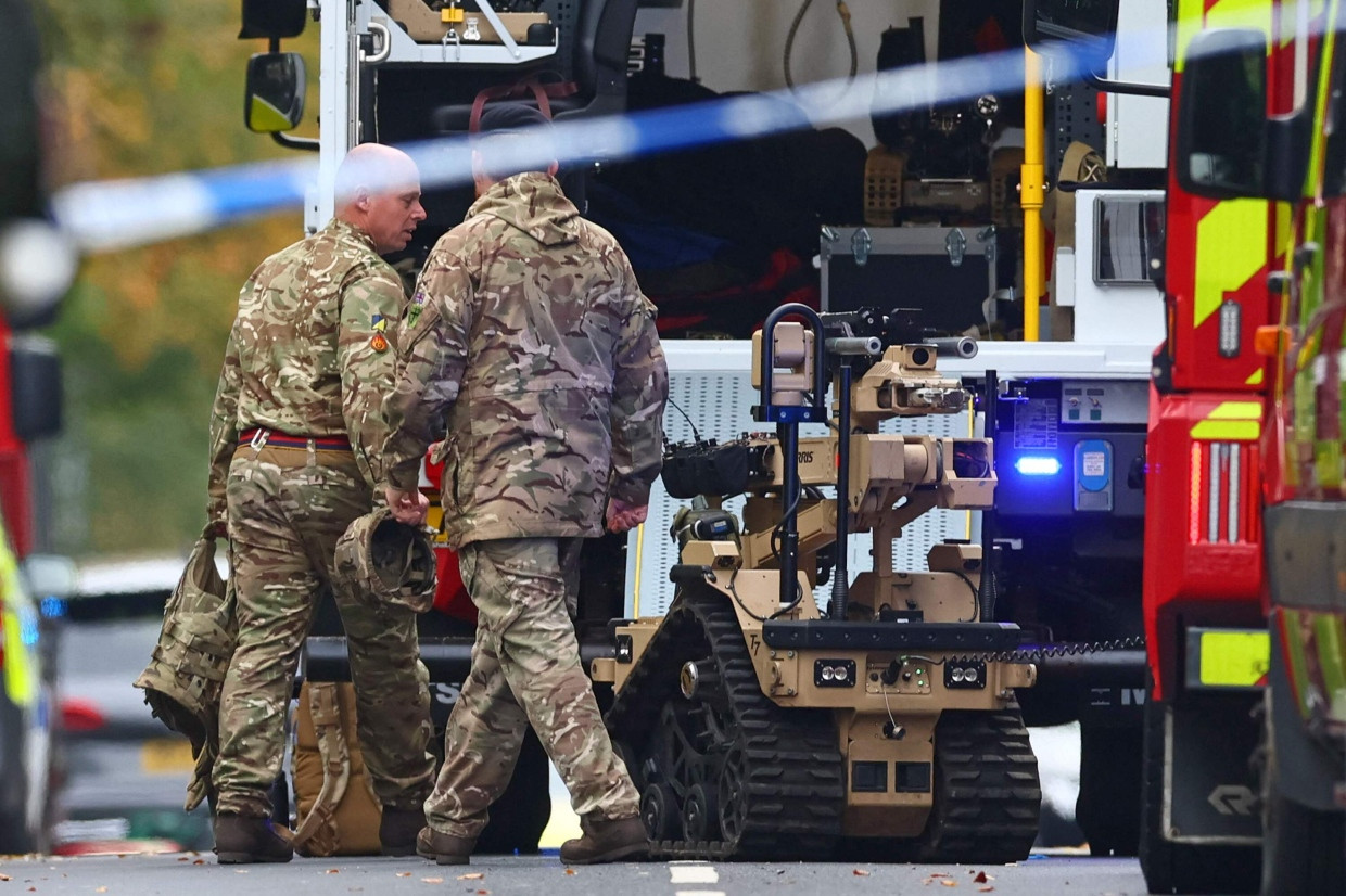 Sprengstoffspezilisten der britischen Armee am Tatort in Manchester am Donnerstag