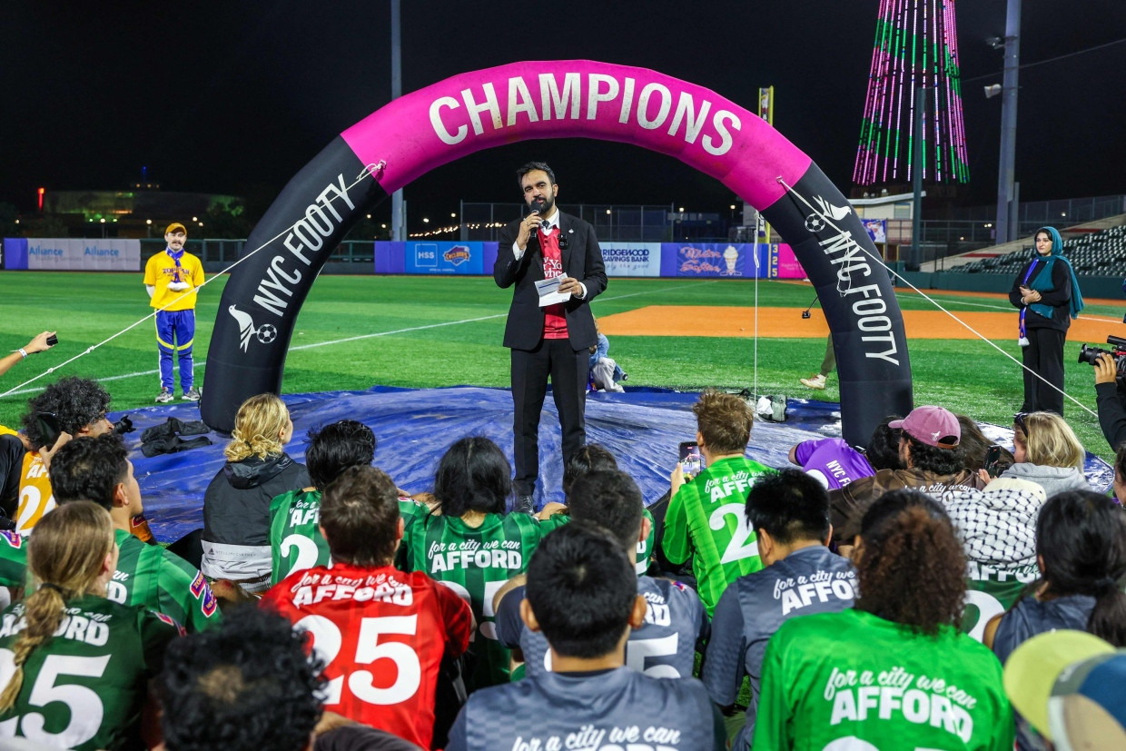 Zohran Mamdani im Oktober bei einem Fußballturnier in New York