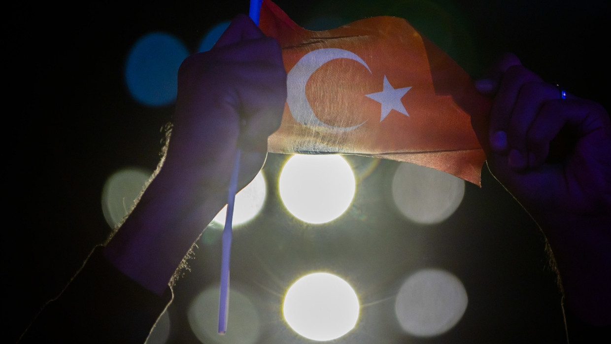 Türkischer Fußball im Zwielicht: Schiedsrichter wegen unerlaubter Sportwetten verhaftet worden