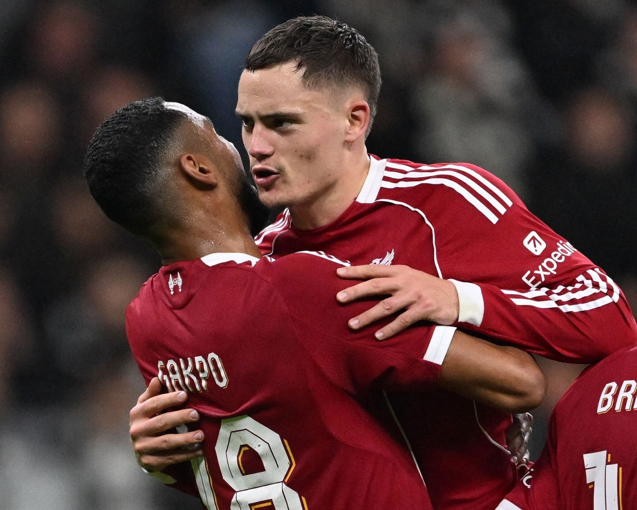 Florian Wirtz (rechts) verzeichnet in Frankfurt seine ersten Torbeteiligungen in einem Pflichtspiel für den Liverpool FC.