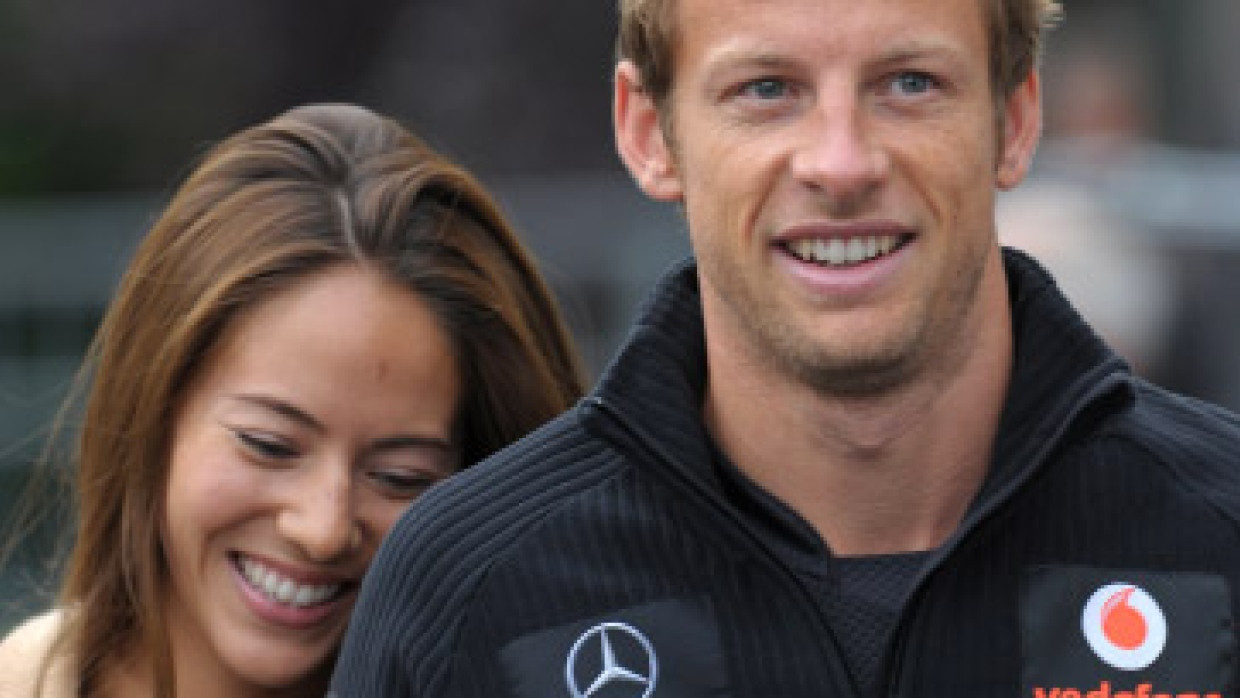 Bringt Sympathiepunkte, aber keine WM-Zähler: Jenson Buttons Weggefährtin Jessica Michibata