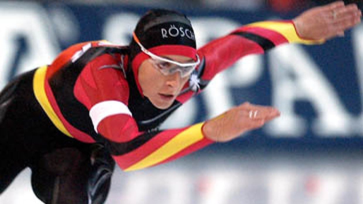 EisschnelllaufEM Anni Friesinger übernimmt Führung im Mehrkampf