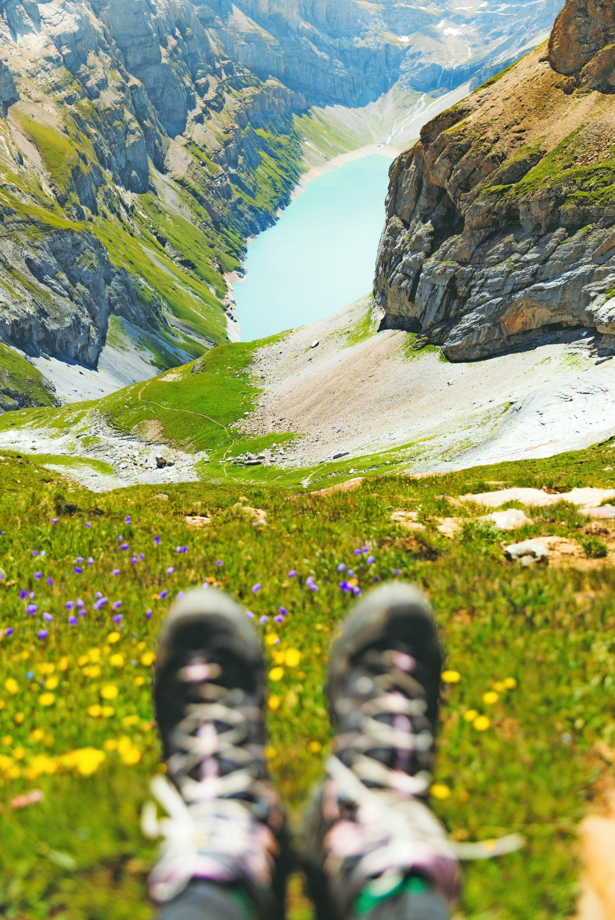 Gipfel des Glücks: Kein Wunder, dass Wanderschuhe in Mode sind. Praktisch sind sie sowieso.