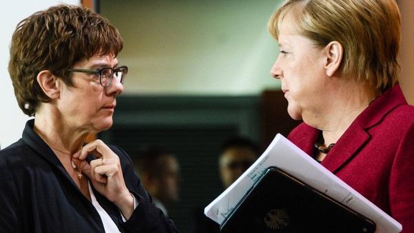 Parteichefin und Kanzlerin: Annegret Kramp-Karrenbauer und Angela Merkel