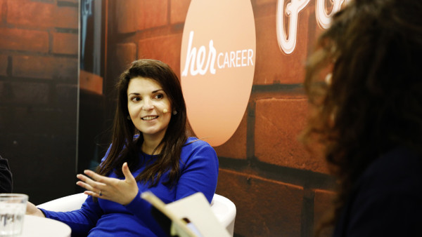 Natalya Nepomnyashcha beim Gespräch auf der Her Career-Messe in München