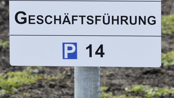 Parkplatz eines Geschäftsfühers oder mehrerer Geschäftsführer?